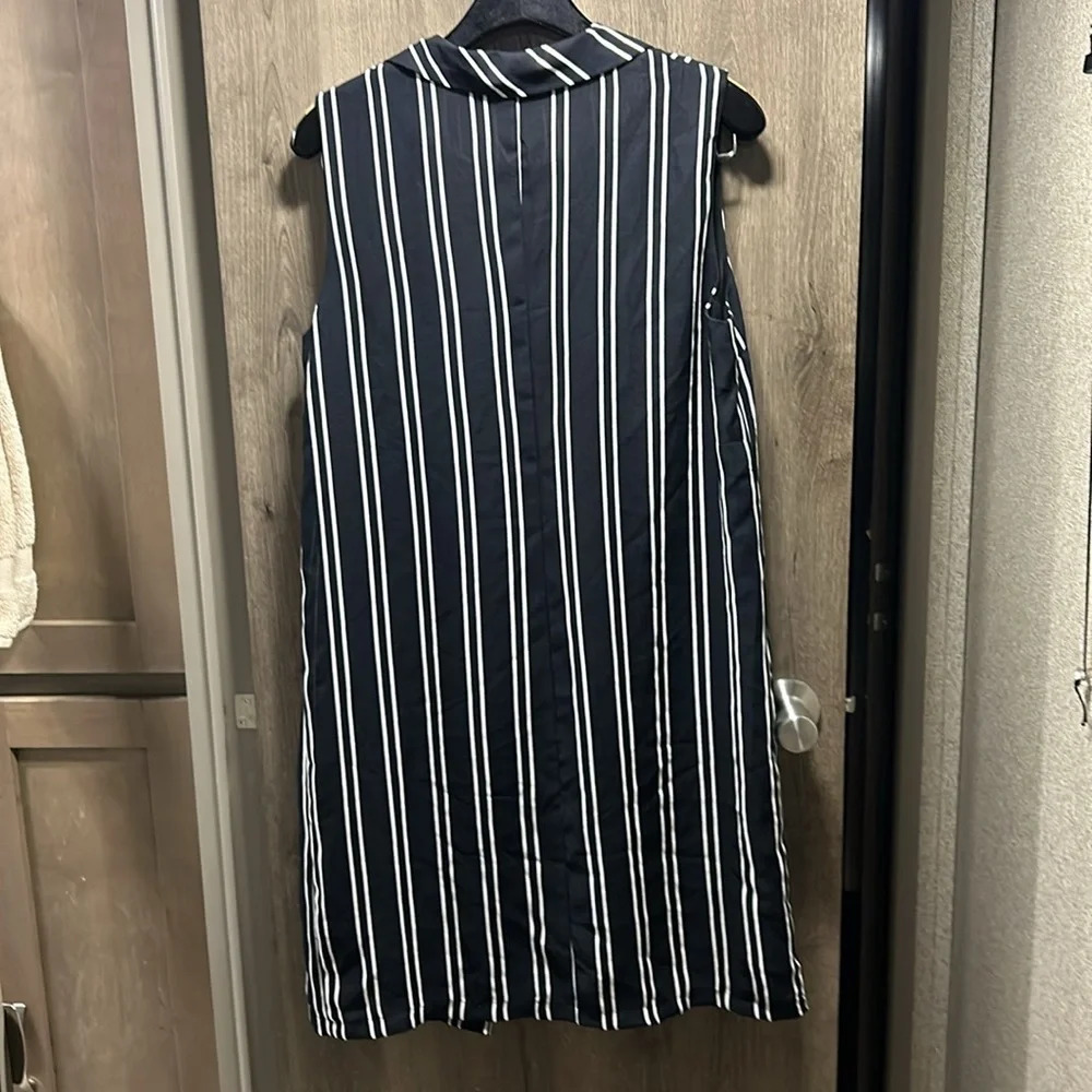 Glamorous Sleeveless Jacket Navy & White Striped SZ Large NWT - Picture 8 of 9